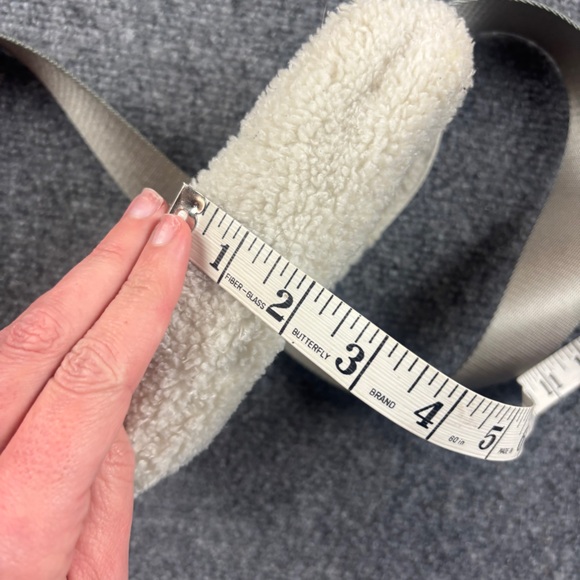 LULULEMON Light Ivory Fleece Sherpa Everywhere Belt Bag One Size - Picture 10 of 12